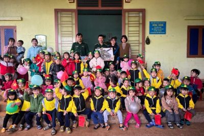 Hoạt động ý nghĩa chào mừng ngày thành lập QĐND Việt Nam 22/12 của các bé điểm lẻ thôn Thuận Hòa.